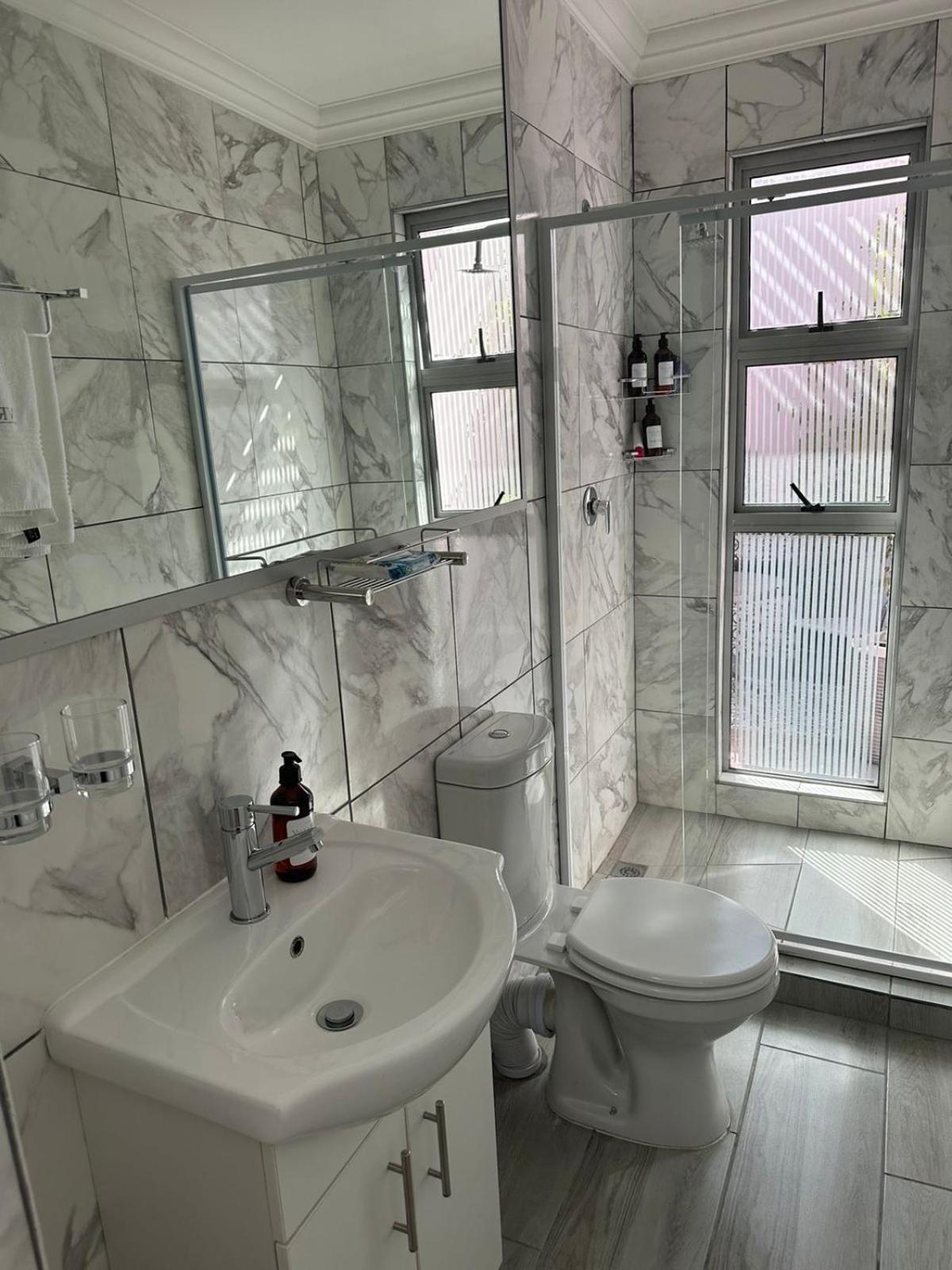 Hotel The Rosa & Self-catering